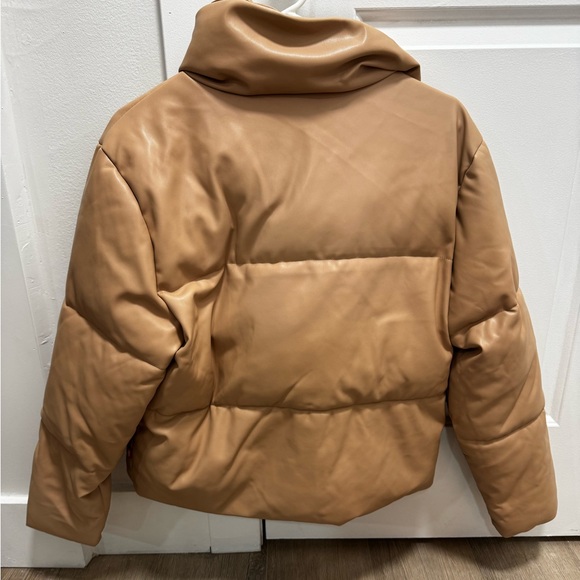 Levi’s Faux Leather Puffer Coat - Picture 4 of 5